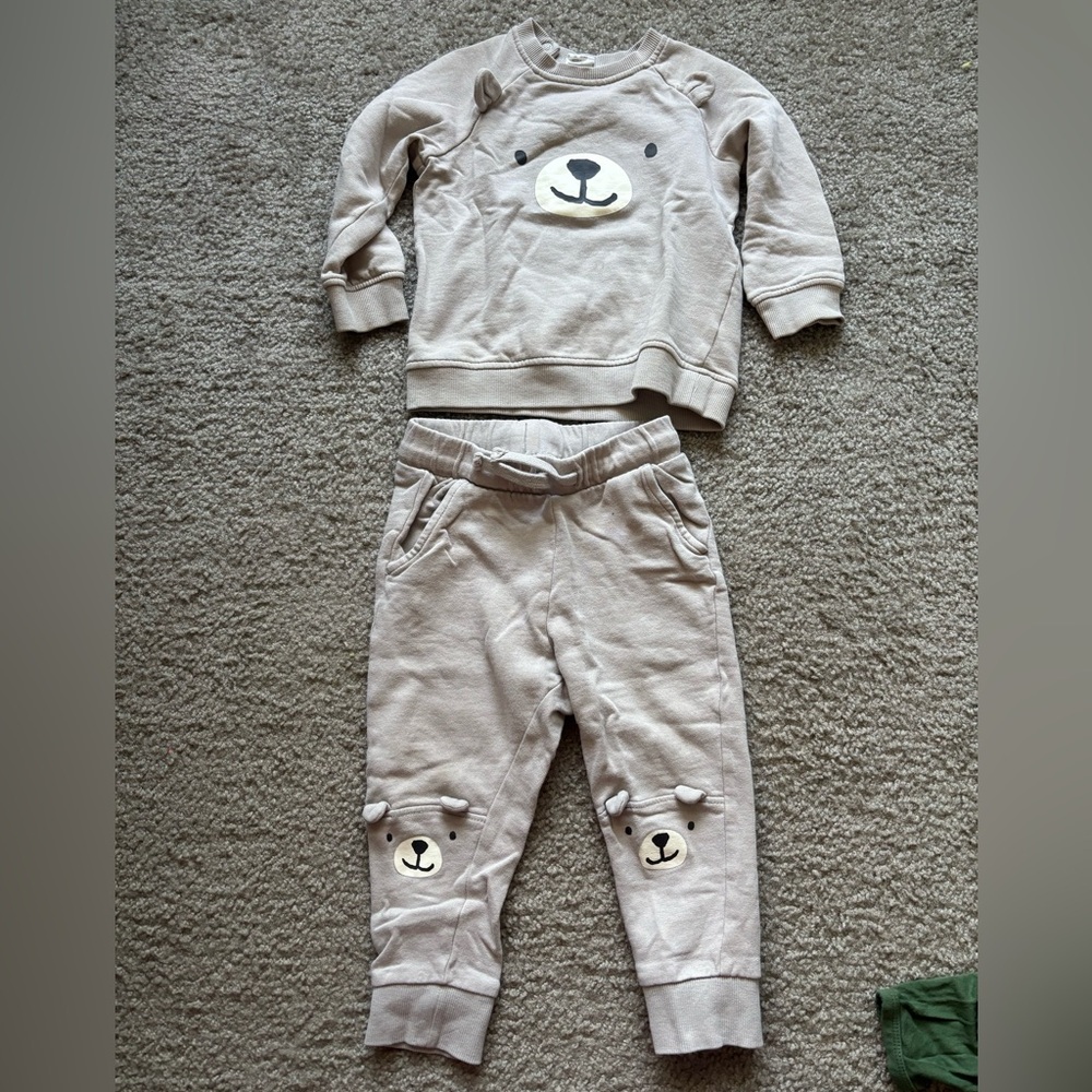H&M Bear Sweatshirt / Sweatpants Set